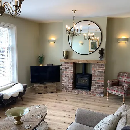 No. 16 Lytham Apartment *