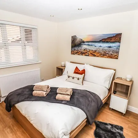 3 Rothbury Place *