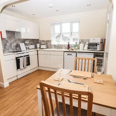3 Rothbury Place