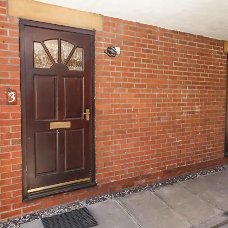 3 Rothbury Place Apartment