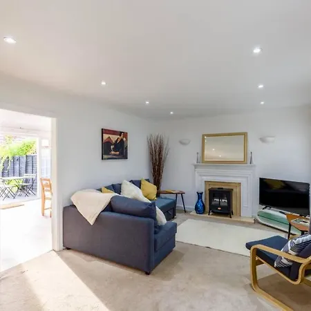Holiday home A Cheerful Three Bedroom House In Leafy Lytham Lytham St Annes