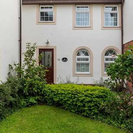 Holiday home A Cheerful Three Bedroom House In Leafy Lytham *