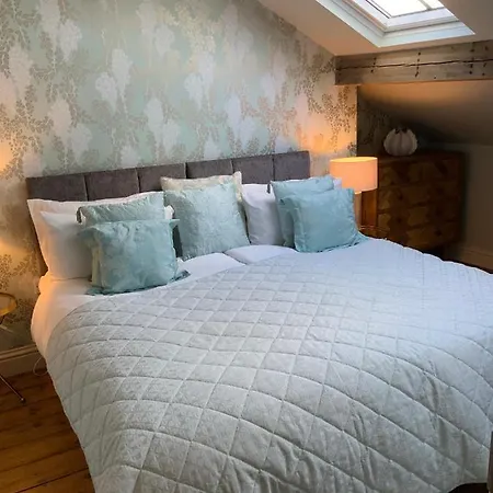 No. 16 Lytham Apartment