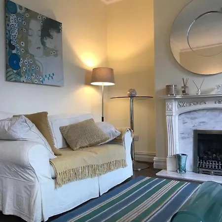 Clifton Apartment *
