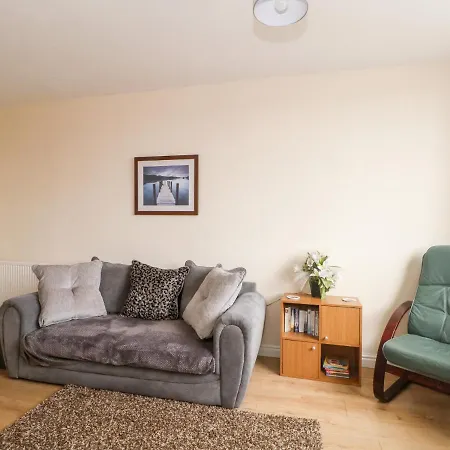 Apartment 3 *