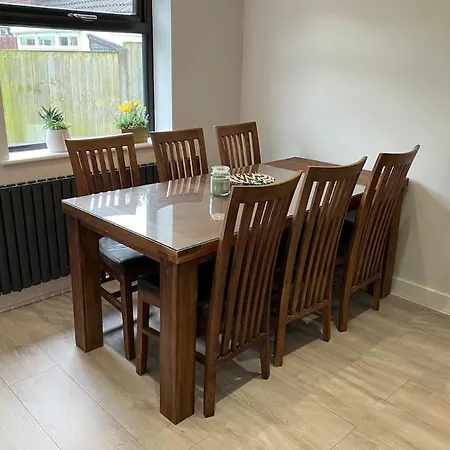 Newly Renovated, Modern - Quiet Location Holiday home *