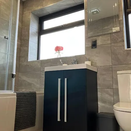 Newly Renovated, Modern - Quiet Location Holiday home *