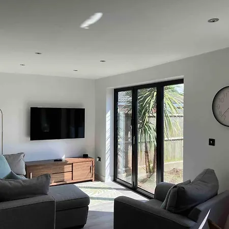 Newly Renovated, Modern - Quiet Location Lytham St Annes