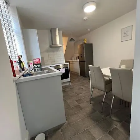 New Flat In - Sleeps 4 *