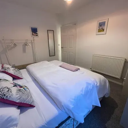 New Flat In - Sleeps 4 * Lytham St Annes
