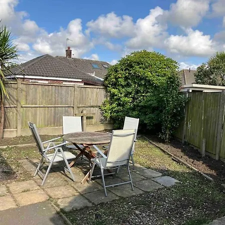 Holiday home Newly Renovated, Modern - Quiet Location *