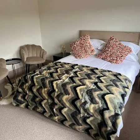 Cosy Hideaway In Leafy Lytham * Lytham St Annes