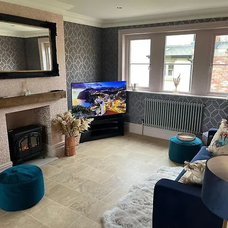 Cosy Hideaway In Leafy Lytham