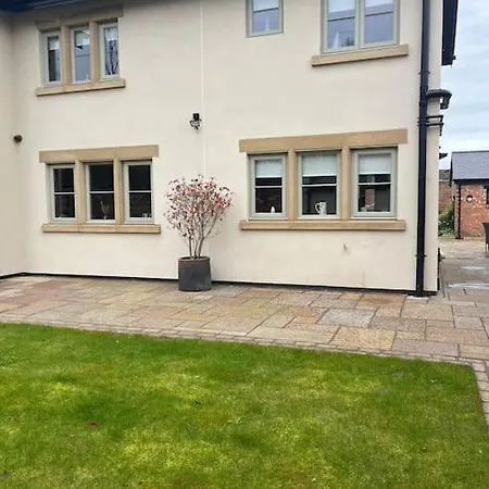 Holiday home Cosy Hideaway In Leafy Lytham Lytham St Annes