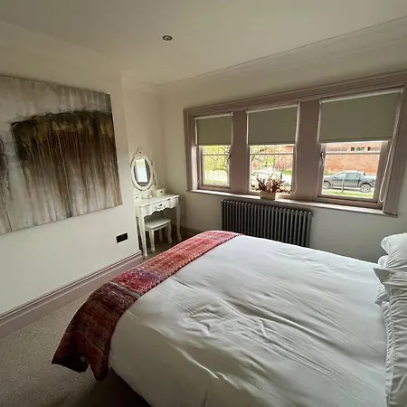 Cosy Hideaway In Leafy Lytham * Lytham St Annes