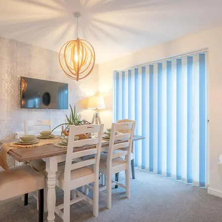 Lytham Christal Retreat - Luxury Detached, Garden, Drive *