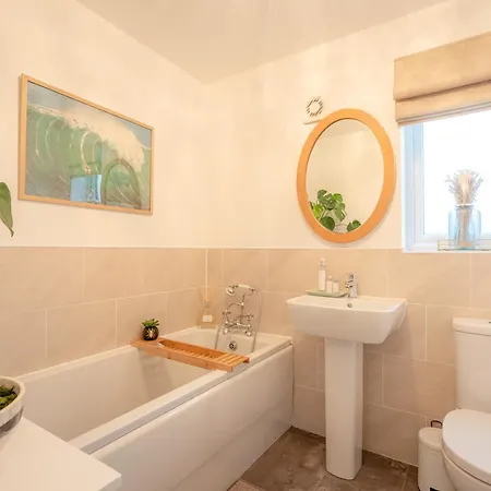 Lytham Christal Retreat - Luxury Detached, Garden, Drive