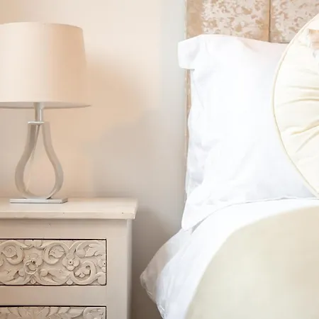 Lytham Christal Retreat - Luxury Detached, Garden, Drive Holiday home